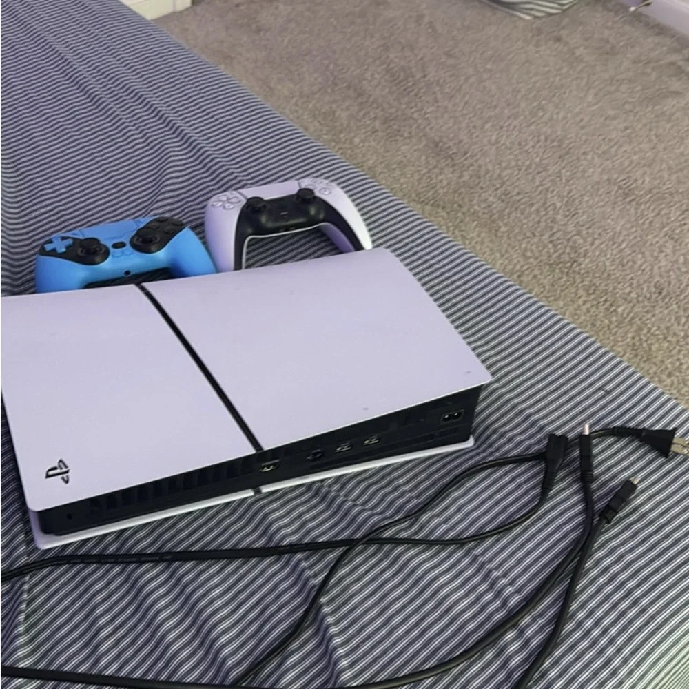PS5 Bundle – 2 Controllers Included – Excellent Condition – Ready to Play
